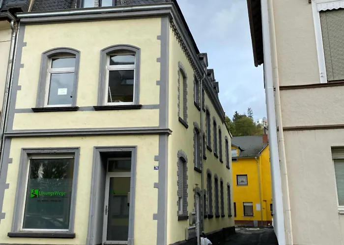 - Eigenes Bad,kueche - Wifi - Parkplatz - 2 Og Lägenhet